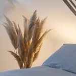 One * أسشيا